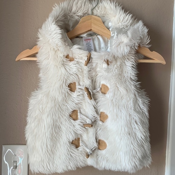 GYMBOREE Kids White Faux Fur Hoodie Vest - Picture 2 of 6